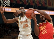 开云体育_紧张对决！两支球队展开激烈争夺