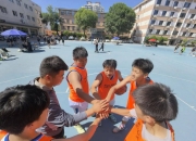 开云体育下载-紧张角逐！两队在场上拼尽全力