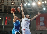 开云下载-福建男篮遭遇连败，球队队形令人忧虑