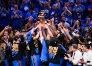 开云体育入口-国际篮球赛事高潮迭起，球员表现惊艳动人的简单介绍