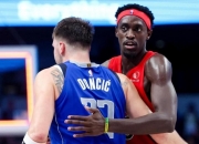 开云体育中国-关于猛龙逆转战胜独行侠，客场赢得胜利的信息