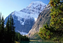 开云体育中国-快船横扫尼克斯，拉文制霸全场——NBA激战再掀高潮