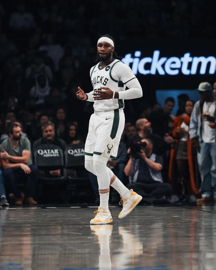 关于雄鹿队大将因伤缺阵,球队面临何种挑战?的信息 关于雄鹿队大将因伤缺阵,球队面临何种挑战?的信息