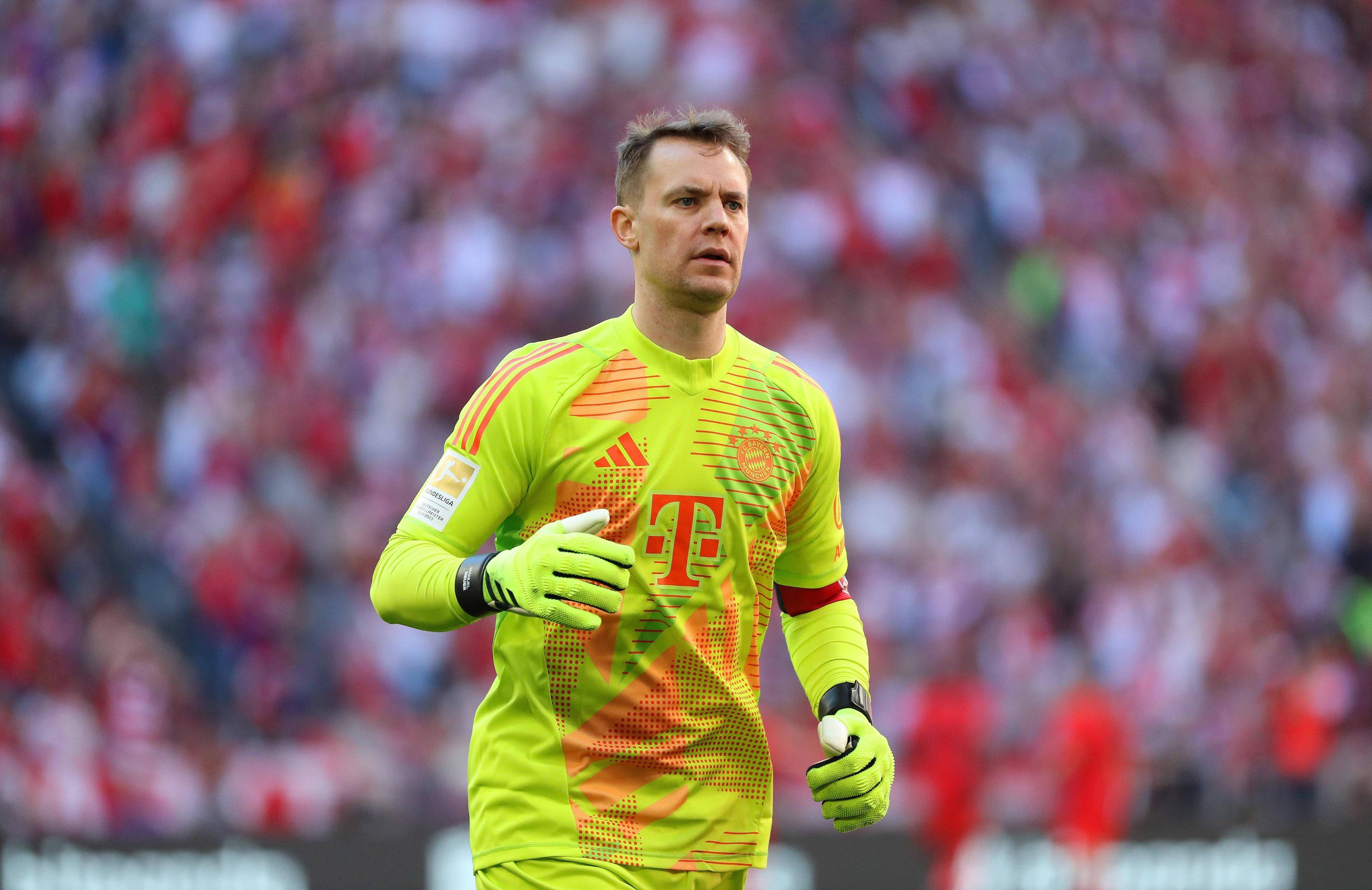 门神扑出关键球,球队赢得重要的三分 门神扑出关键球,球队赢得重要的三分