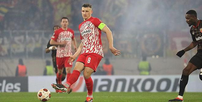 德甲热门一战:沙尔克大胜弗赖堡 德甲热门一战:沙尔克大胜弗赖堡