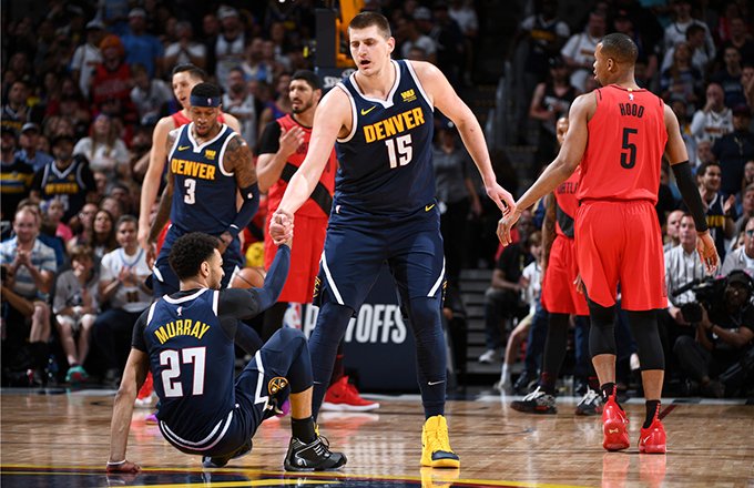 关于美国队战术高明,比赛中展现协同团队合作的信息 关于美国队战术高明,比赛中展现协同团队合作的信息