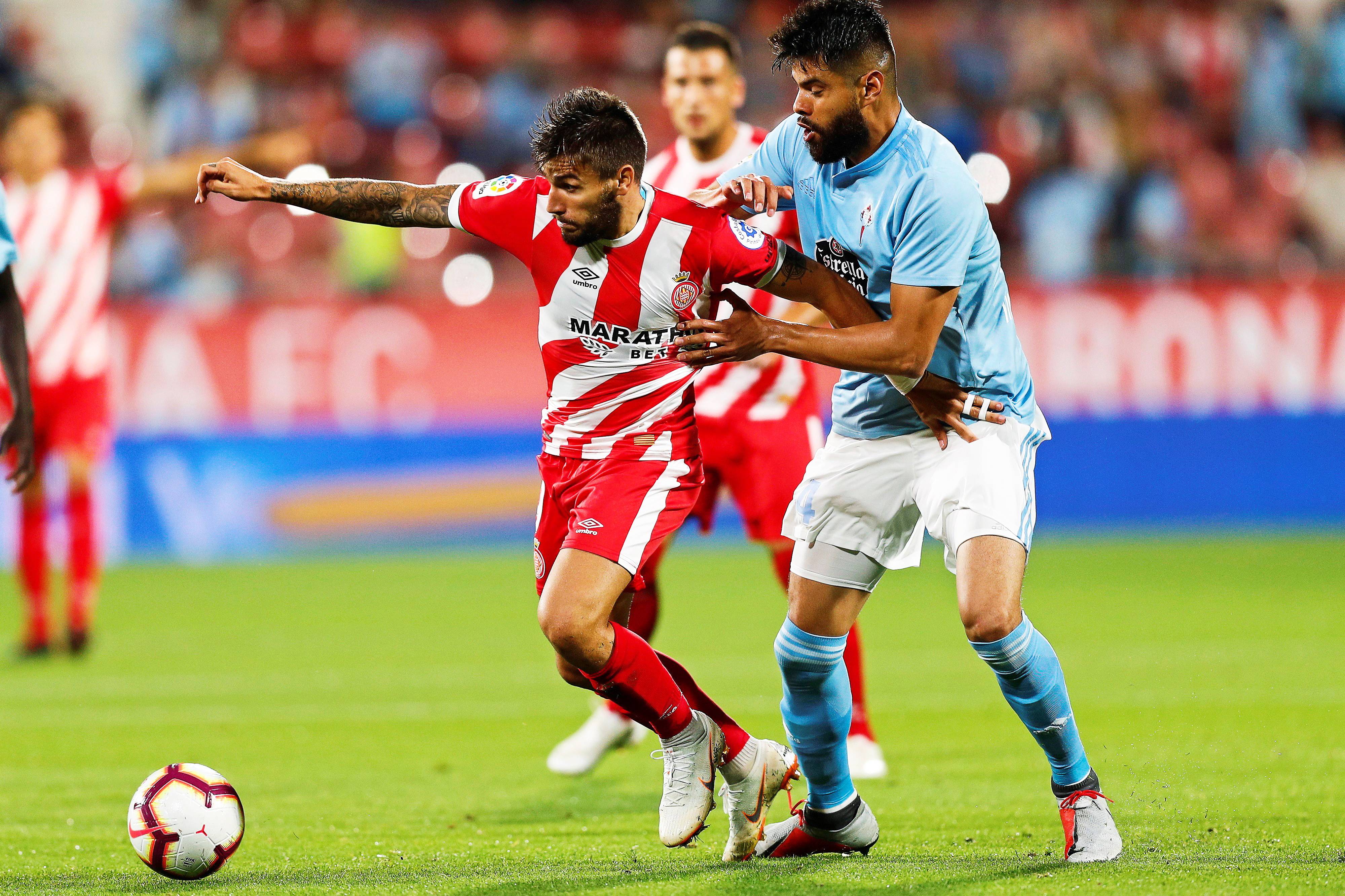 激烈足球比赛即将展开:球队备战状态出色 激烈足球比赛即将展开:球队备战状态出色