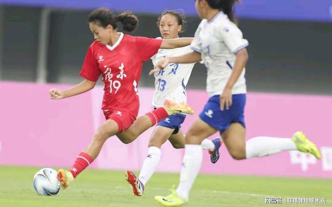 女足精英赛即将举行，球队备战全力以赴