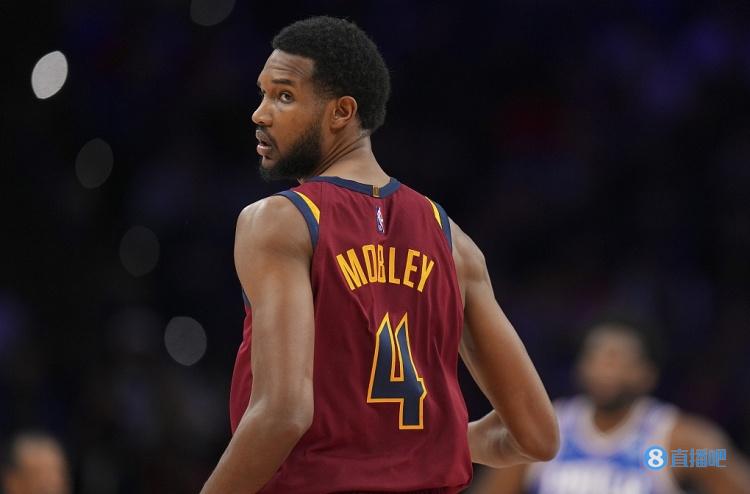 骑士核心背部受伤缺席未来比赛的简单介绍 骑士核心背部受伤缺席未来比赛的简单介绍