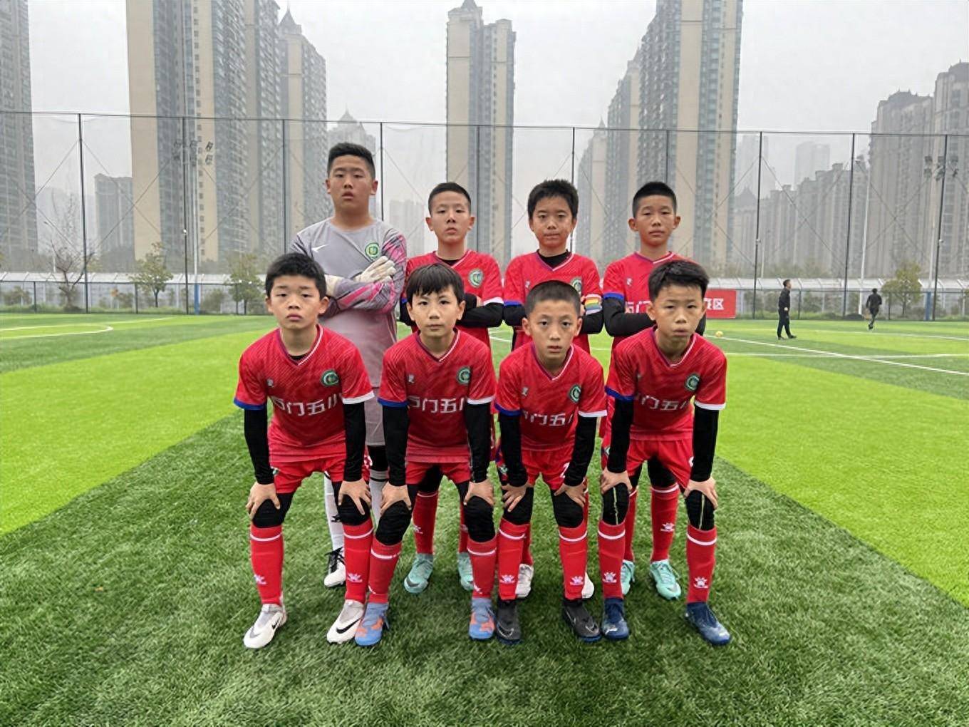 精彩瞬间!球队成功挺进下一轮 精彩瞬间!球队成功挺进下一轮