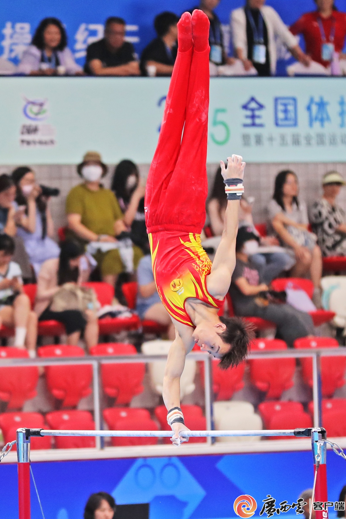 体操赛场名将披荆斩棘,斩获胜利 体操赛场名将披荆斩棘,斩获胜利