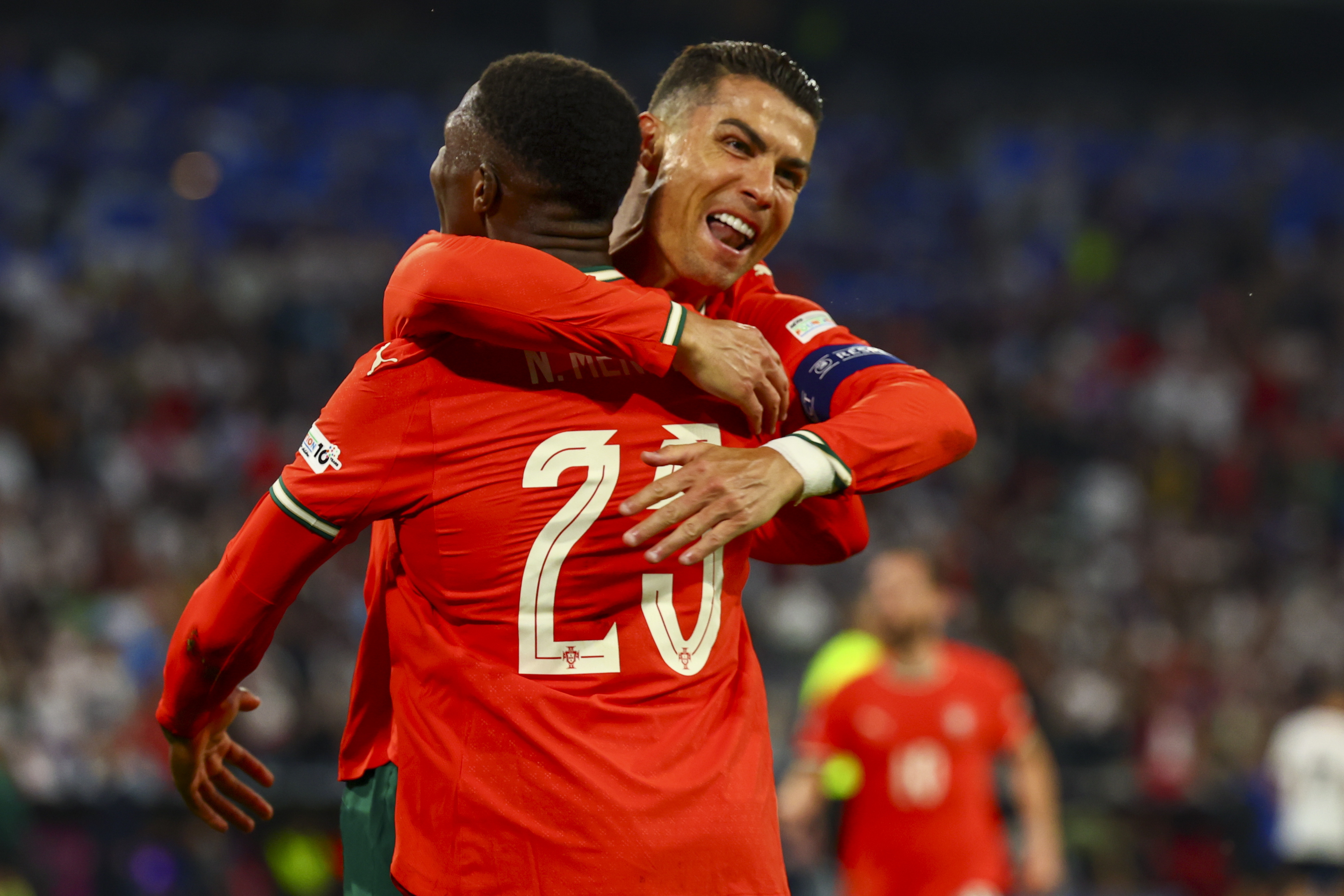 包含欧国联比赛预热,球迷狂欢的词条 包含欧国联比赛预热,球迷狂欢的词条