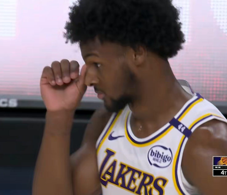 面对湖人,湖人上演遗憾一战的简单介绍 面对湖人,湖人上演遗憾一战的简单介绍