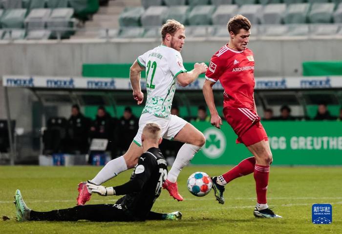 包含柏林联盟客场不敌,追平连败的词条 包含柏林联盟客场不敌,追平连败的词条