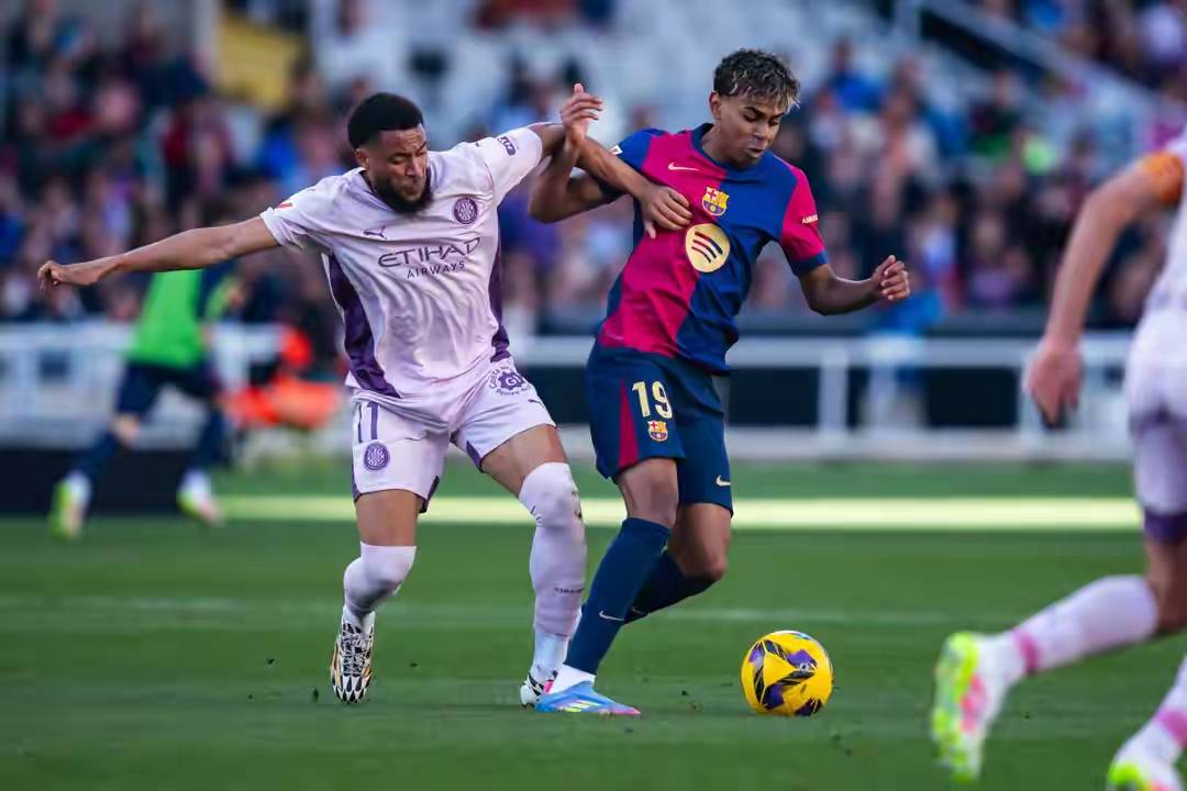 巴萨傍晚大胜皇马,出线形势美好如画的简单介绍 巴萨傍晚大胜皇马,出线形势美好如画的简单介绍