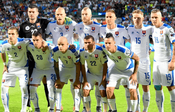 斯洛伐克队击败苏格兰,取得胜利 斯洛伐克队击败苏格兰,取得胜利