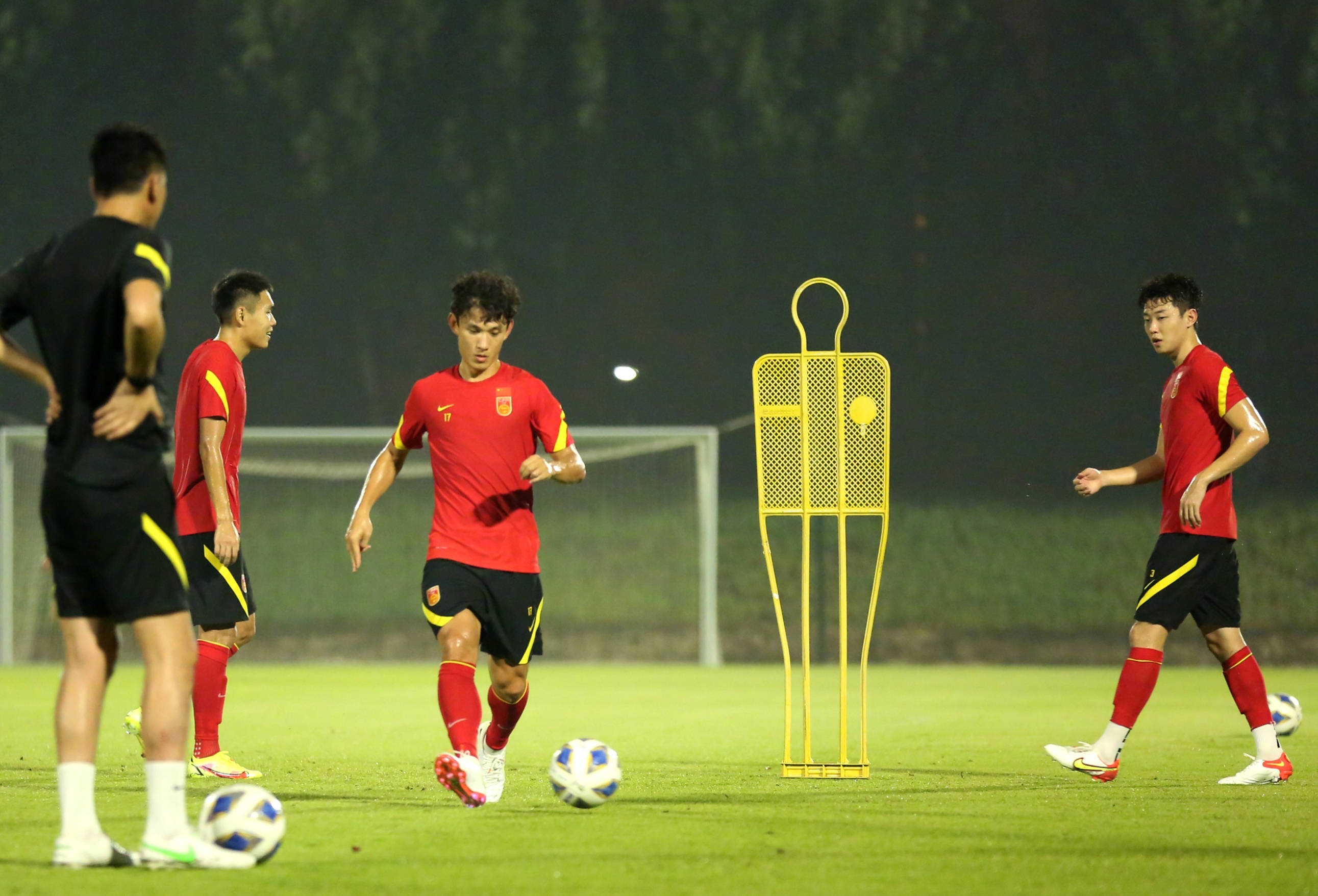 迪拜球队在国际足球赛事中大放异彩 迪拜球队在国际足球赛事中大放异彩