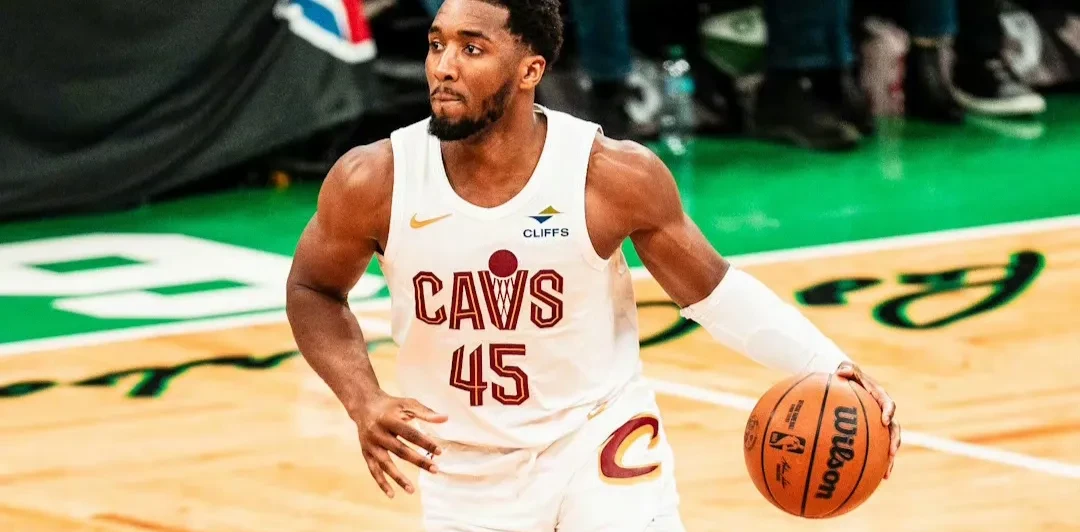 米切尔坚韧不拔,率球队战胜强敌的简单介绍 米切尔坚韧不拔,率球队战胜强敌的简单介绍