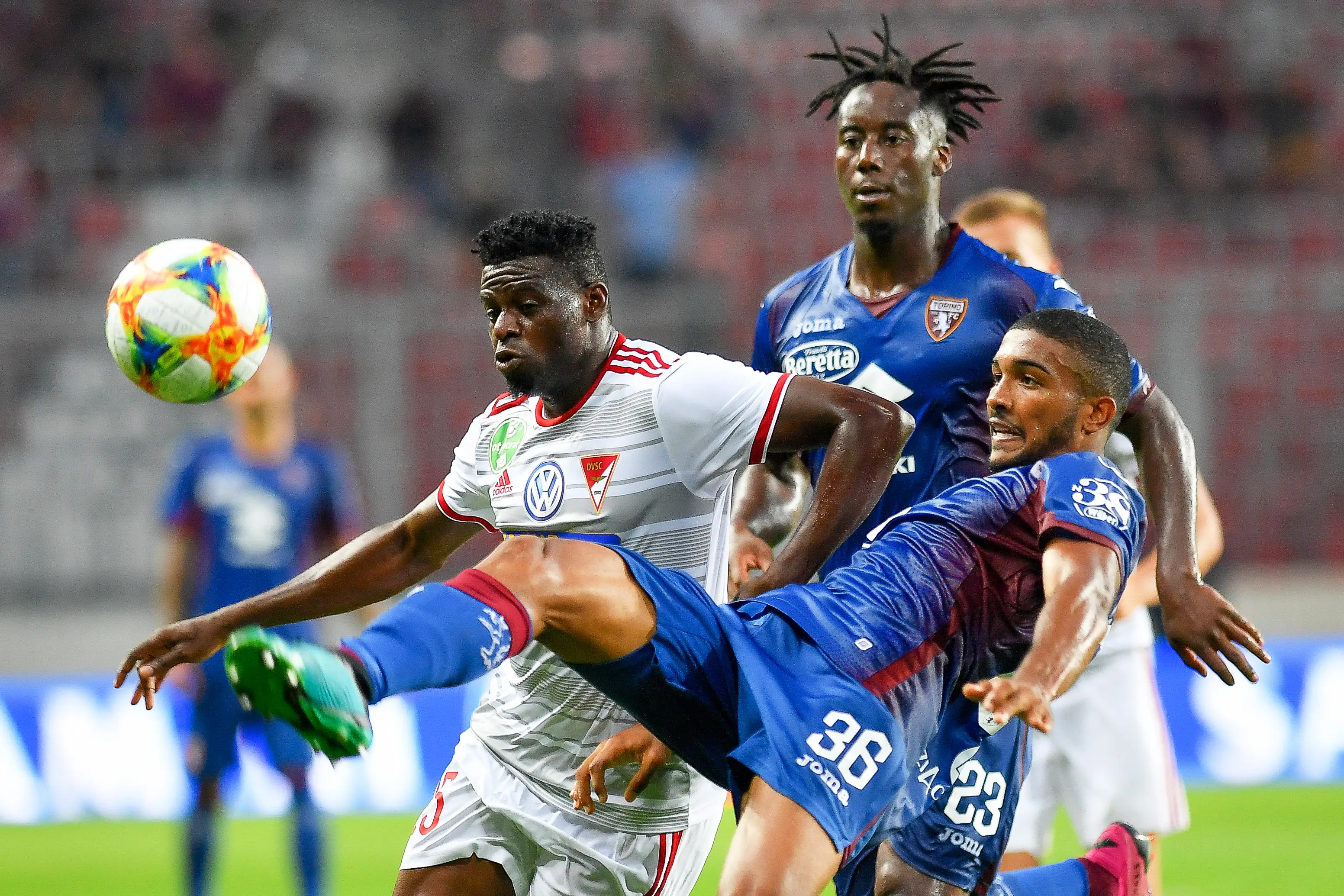 意甲比赛中球员的激情庆祝,点燃球场热情的简单介绍 意甲比赛中球员的激情庆祝,点燃球场热情的简单介绍