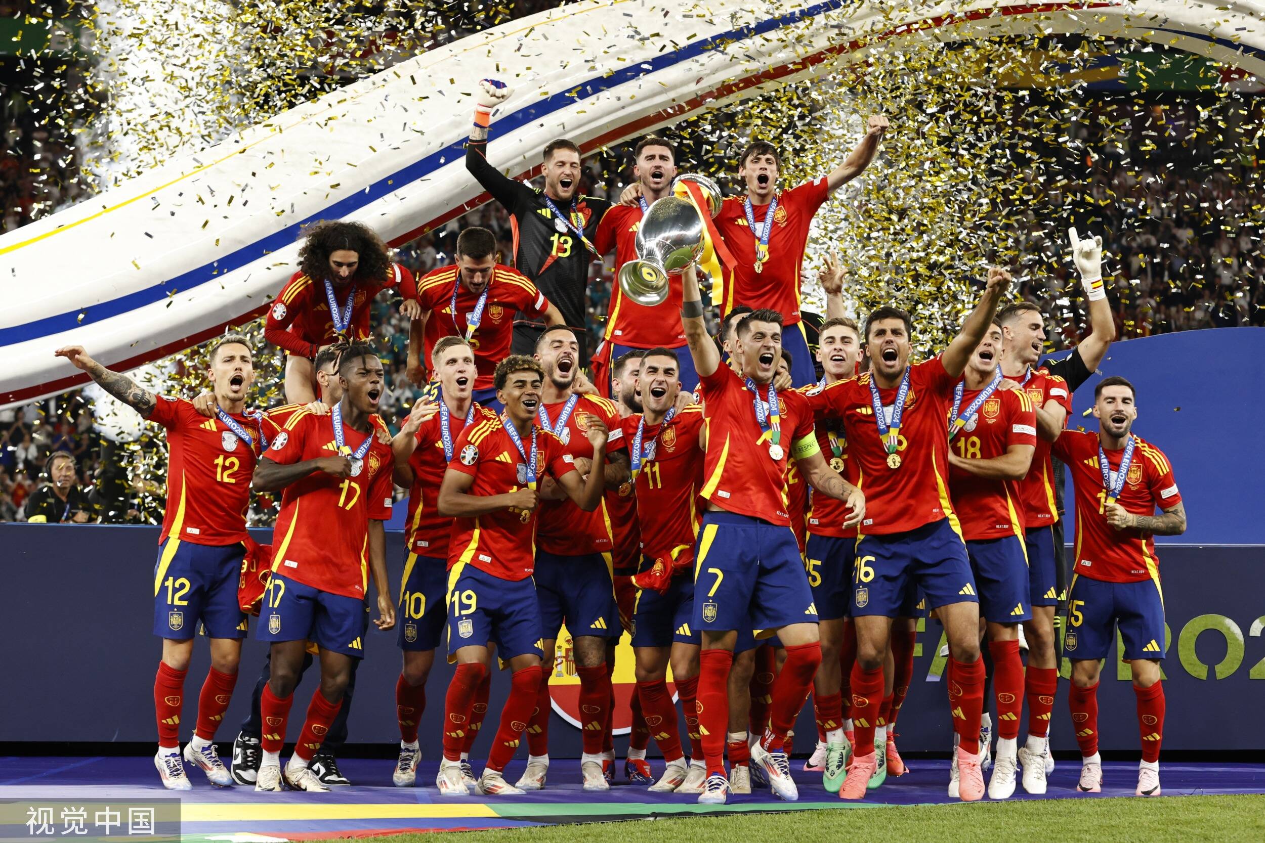 英格兰力克乌拉圭,奥亚尔萨瓦尔状态火热 英格兰力克乌拉圭,奥亚尔萨瓦尔状态火热