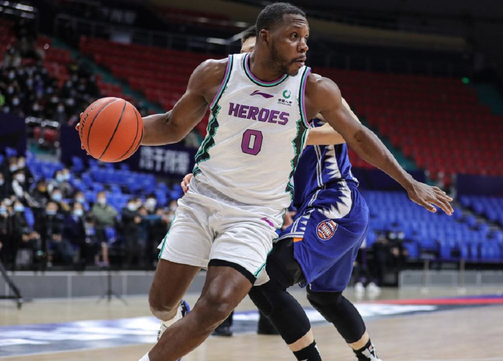 上海队翻盘雷霆,陶汉林统治全场 上海队翻盘雷霆,陶汉林统治全场